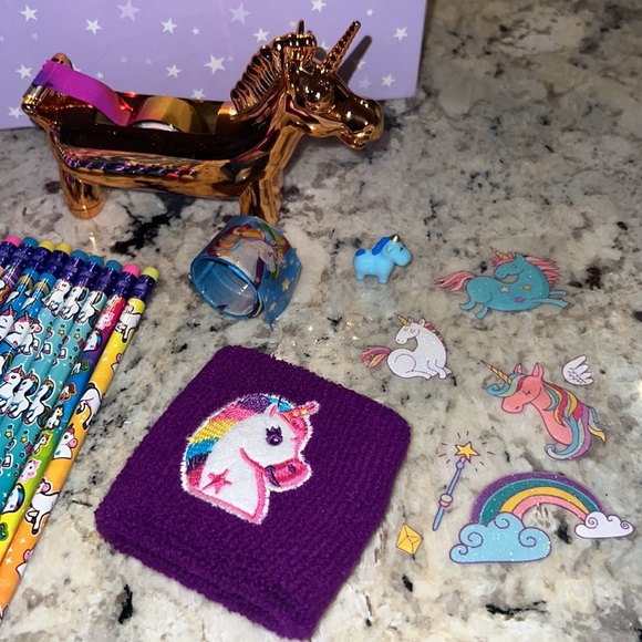 Unicorn 🦄variety pack storage box stuffed animal stickers pencils tape bracelet - Picture 7 of 13
